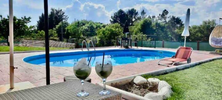 Alojamiento Entero Con Piscina Y Jardin. Оренсе Екстер'єр фото