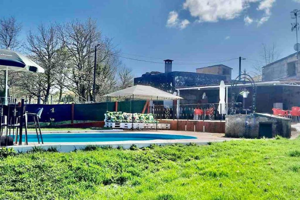 Alojamiento Entero Con Piscina Y Jardin. Оренсе Екстер'єр фото